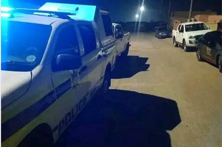 A suspect was arrested shortly after an armed robbery at a Ratanda business on June 11, following a rapid response by the Ratanda Anti-Crime Unit and SAPS. Officers recovered a toy firearm and several knives believed to have been used during the incident.