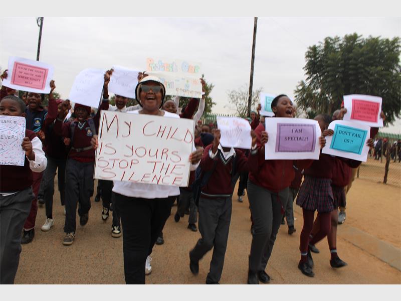 Ratanda Bertha Gxowa Primary School led a Child Protection Awareness march on June 17, calling on residents to play an active role in protecting children from abuse and neglect.
