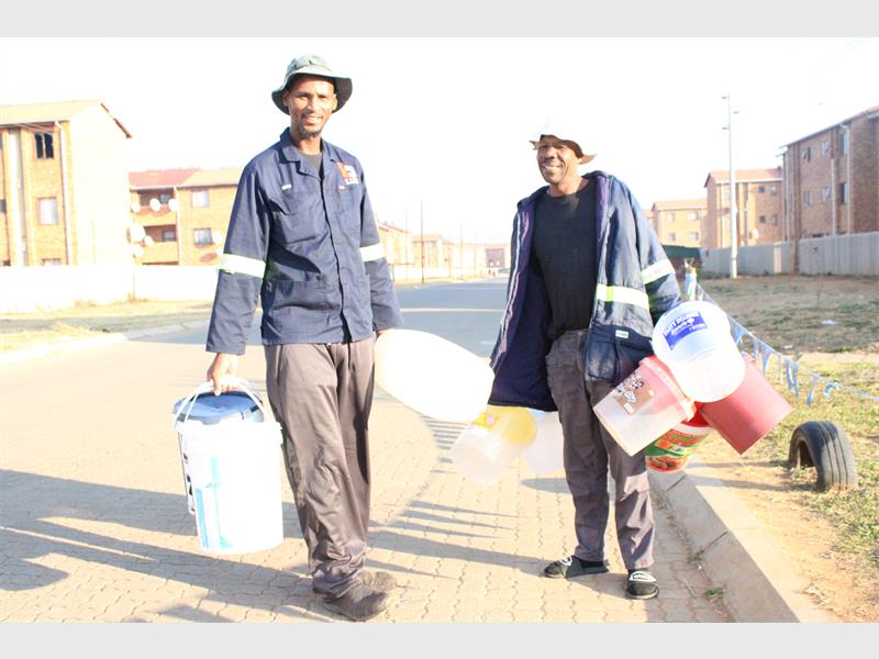 Water outages continue to plague communities across Heidelberg, leaving residents without a reliable water supply for weeks. As frustration grows over long queues, inadequate water tankers and mounting health concerns, Rand Water says a 20% reduction in supply stems from Lesedi Local Municipality's R27.71m debt.