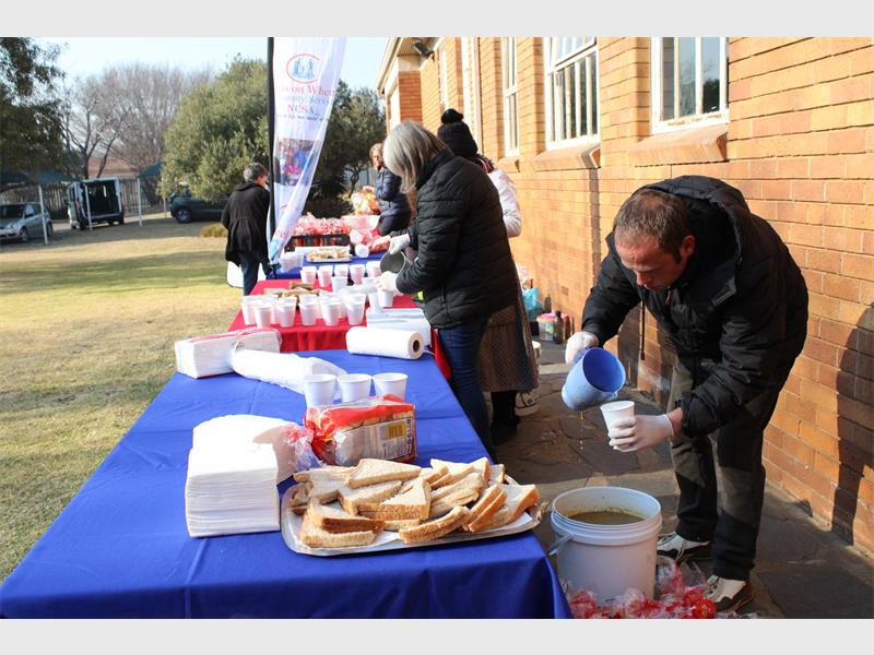 Meals on Wheels Community Service NCSA honoured Mandela Day by serving soup and sandwiches to learners at Laerskool AG Visser in Rensburg, with organisers saying acts of kindness should extend far beyond the annual 67-minute campaign.