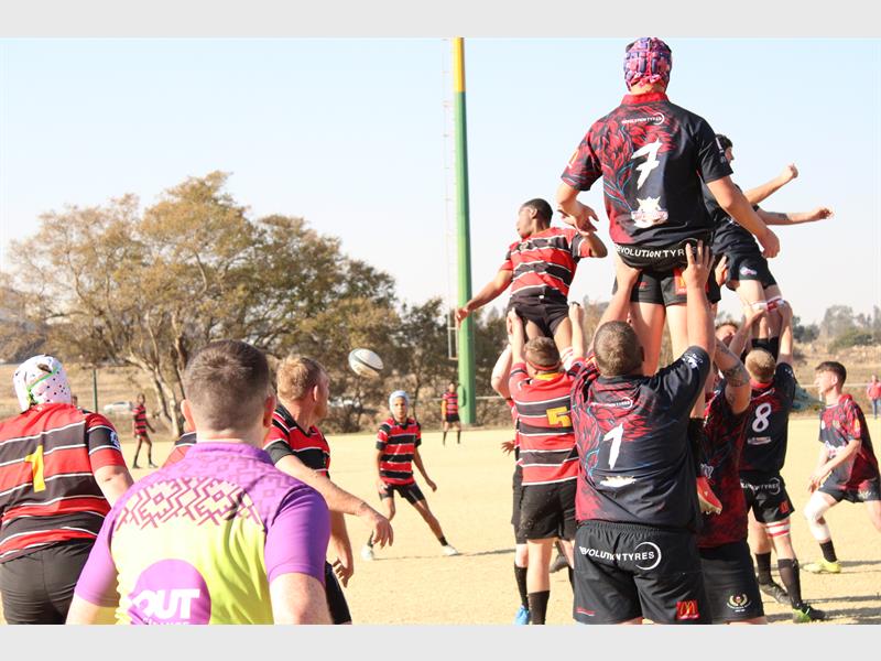 Heidelberg Rugby Club’s first team produced a powerful performance at Hoër Volkskool Heidelberg on July 25, defeating Boksburg 46-13 in a convincing rugby victory.