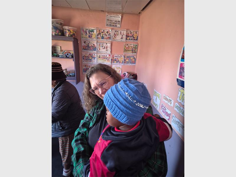 A simple knitted beanie is making a big difference in Ratanda. Wheel Well has distributed reflective Halo Beanies to young children, improving their visibility to motorists while keeping them warm during winter.