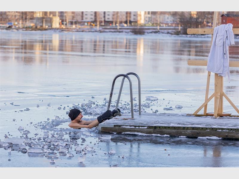Solidariteit Helpende Hand se Heidelberg-tak nooi besighede om deel te neem aan die Polar Plunge uitdaging, waarvan die winste vir skole aangewend sal word.