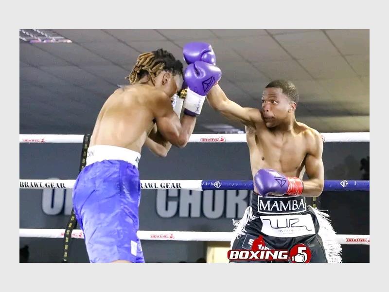 Obed Nkosi boxer Azani Netishangani displayed grit and determination as he battled experienced former two-time SANABO champion Junior Mamba over four rounds in Fourways. Despite a points defeat, the Lucky D Boxing Club fighter earned praise from coach Lucky Dlamini for his resilience and fighting spirit.