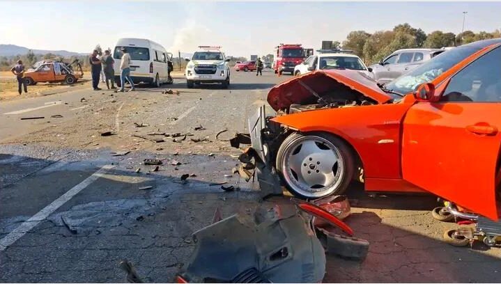 Six people sustained light to moderate injuries after a minibus taxi and a light motor vehicle collided on the R549 near Ratanda cemetery. Emergency services responded swiftly as traffic was disrupted while the scene was cleared.