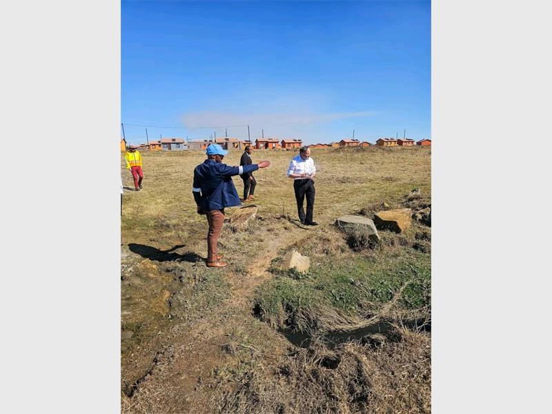 Residents of Ratanda have raised the alarm over recurring sewage spills, foul smells and alleged water contamination, with concerns that polluted wastewater is flowing into the Blesbokspruit.