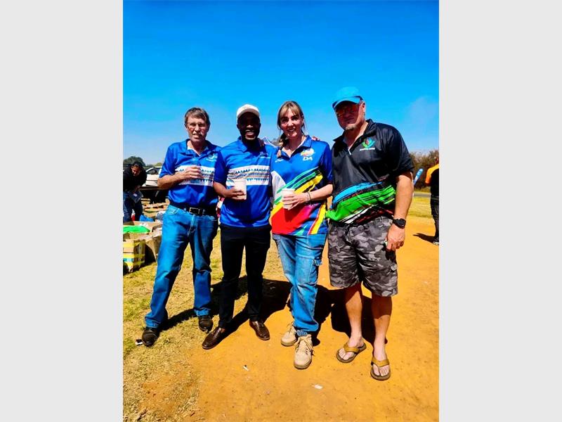 Residents, vendors, businesses and community organisations gathered at the old Skou Gronde on August 29 for a Community Day that included clothing donations, local vendors and discussions on strengthening the Rensburg community.