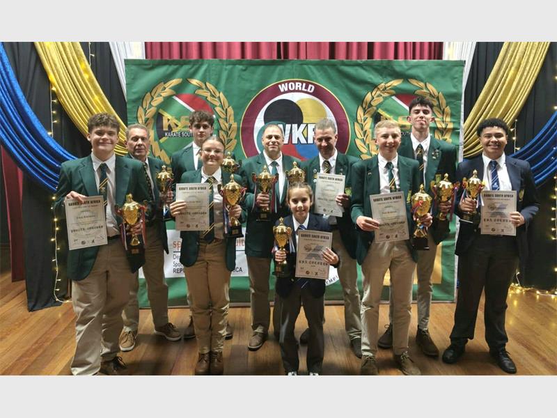 Die toekennings is oorhandig aan die vegters in Durban in Julie, vir kleure ontvang in die wapen afdeling.