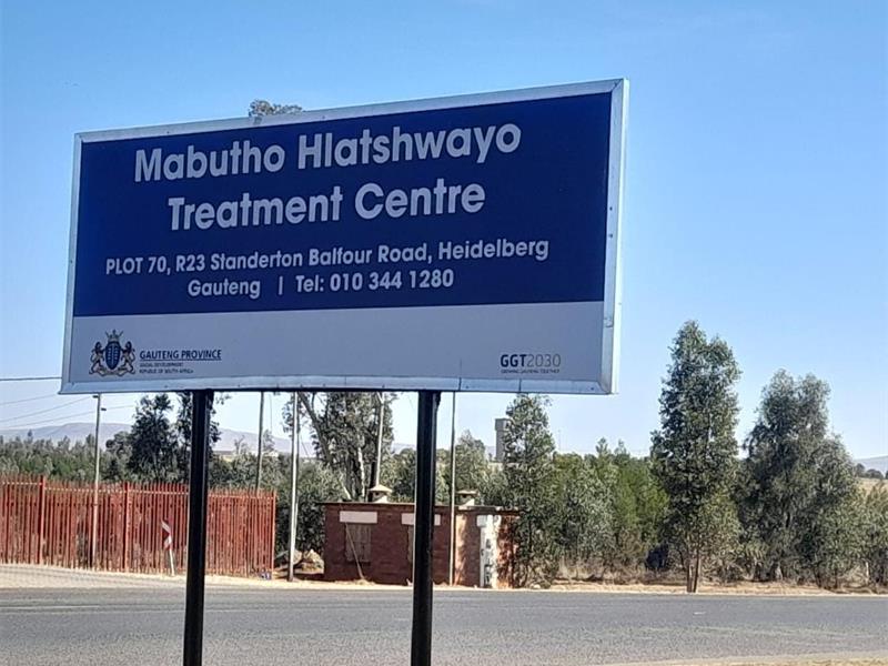 Residents at Plot 70 along Heidelberg’s R23 Standerton/Balfour Road say they have been without a reliable water supply since September 20, leaving households struggling with basic needs while awaiting answers on the cause and restoration of the service.