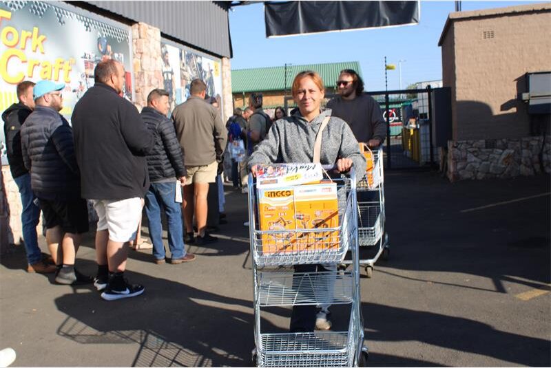 GR Landmark & Feeds celebrated the opening of its concept store in Heidelberg on October 3, with shoppers turning out in numbers to explore the new store’s wide range of tools, equipment and other products, while taking advantage of massive opening deals.