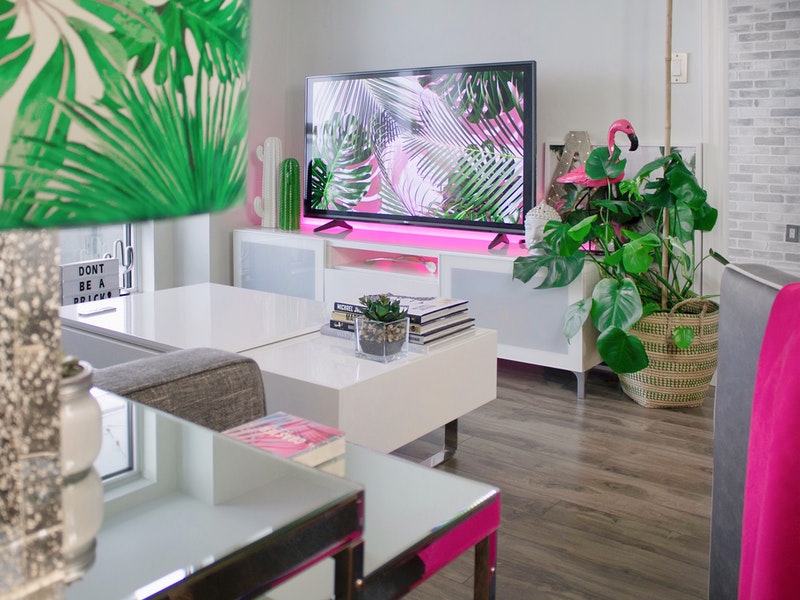How to decorate your rental without compromising your deposit ...