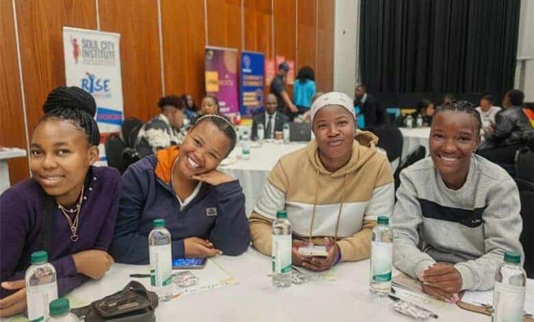 Parents, guardians, families and professionals are encouraged to play their role in ensuring that their children do not fall victim to teenage pregnancy. The City of Ekurhuleni has noted an alarming increase in rates of teenage pregnancies.