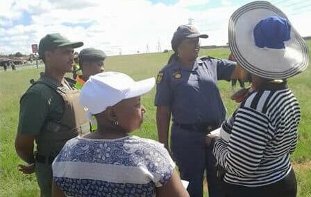 Dawn Park SAPS warns pedestrians to steer clear of the Barry Marais open veld as robberies, assaults, and a recent murder escalate community concerns.