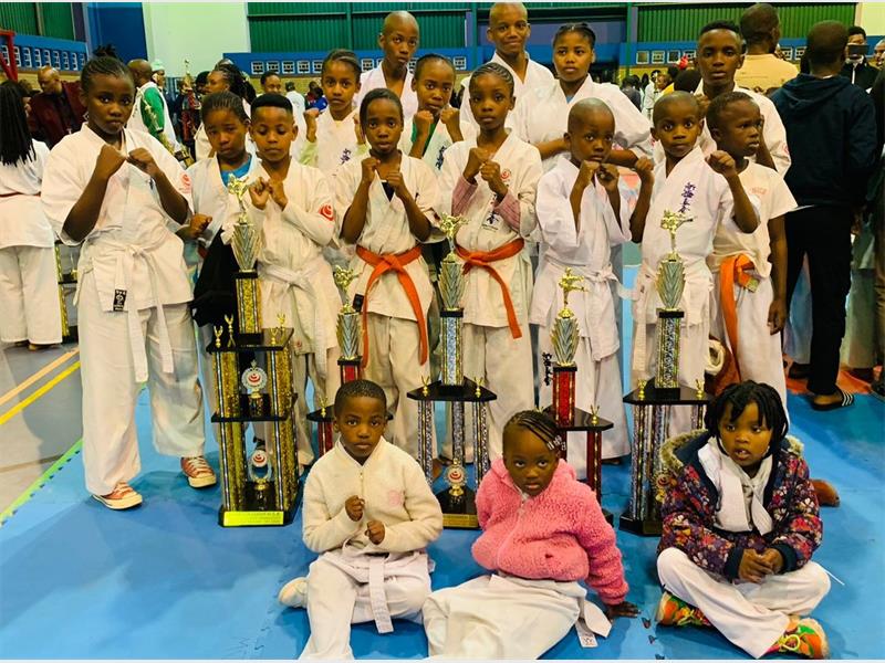 Led by shihan Masedisa ‘Mas’ Mojaki, the Katlehong-based dojo impressed at the 2025 Shinkyokushinkai Karate National Tournament in Umlazi, with both hearing and deaf fighters showcasing resilience and skill.