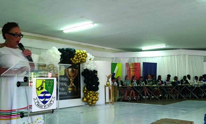Mayor hosts prestigious event to honour Matric Class 2024 | Die Pos