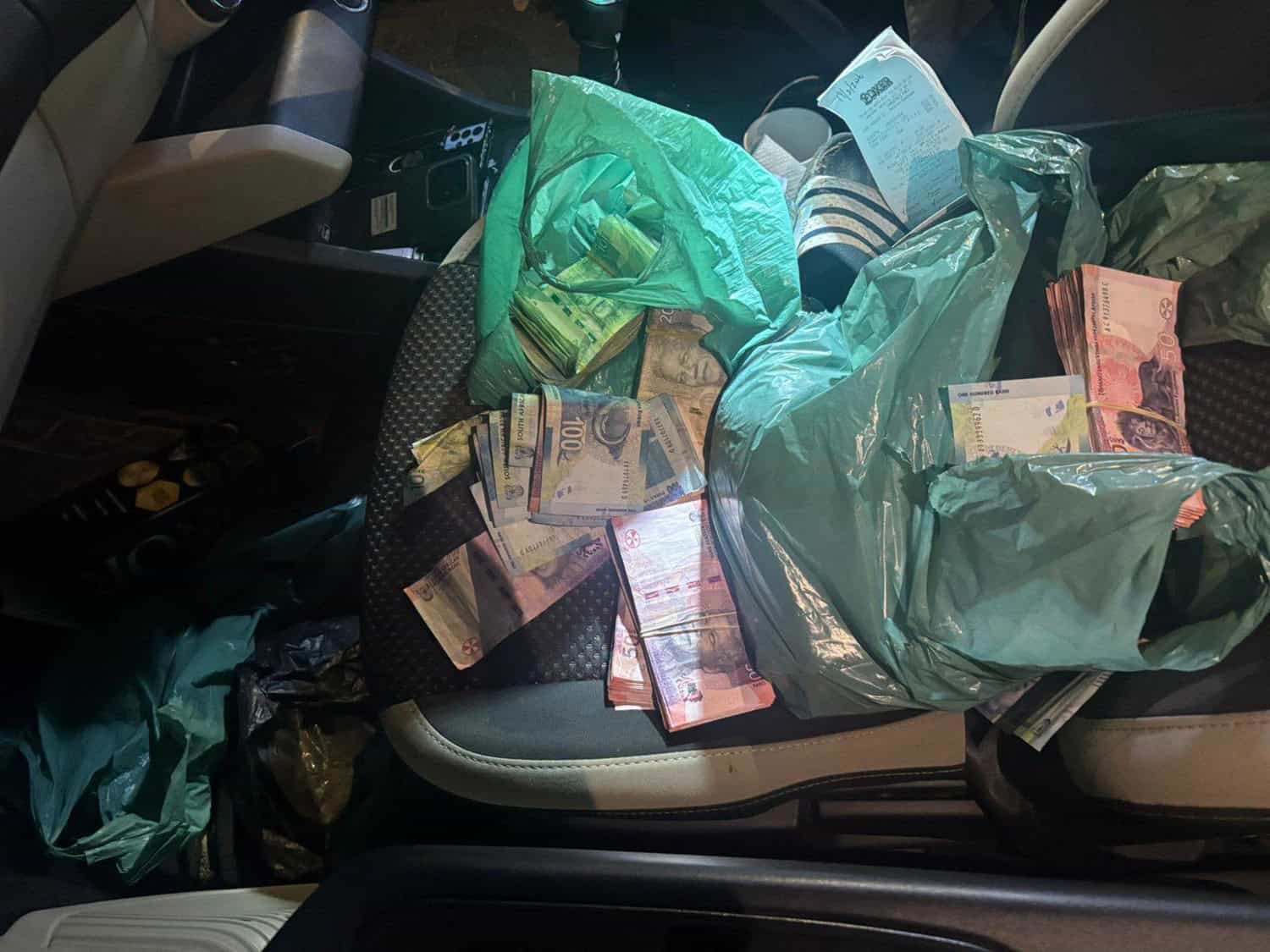 Robbery suspects caught blasting Mandoza music during chase