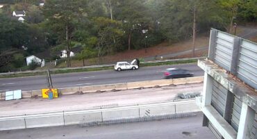 Stationary vehicle on the N3 northbound after the ramp from Harry Gwala Road. Photo: i-traffic KZN