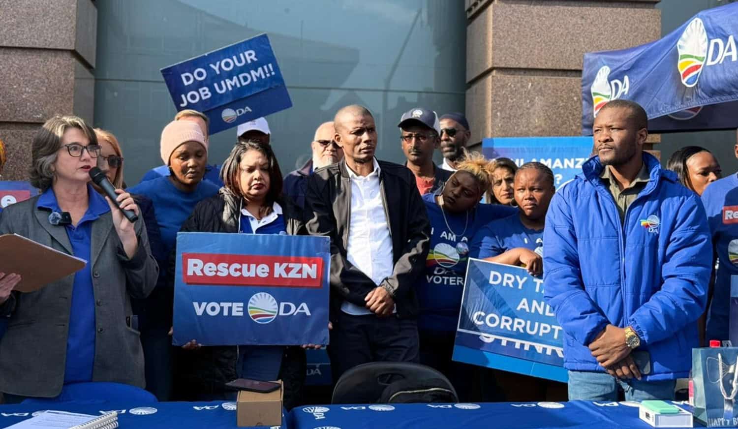 WATCH | Water issues at boiling point as DA hands over petition