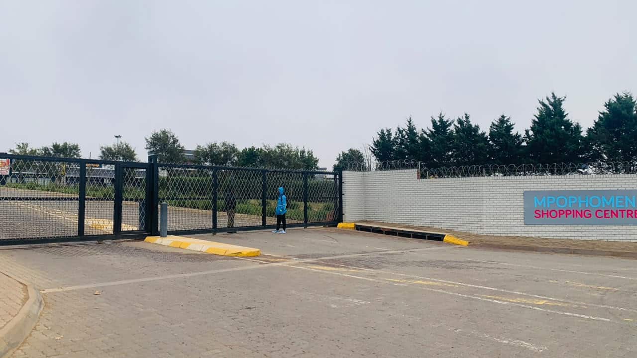 PICS | Mpophomeni shopping centre shuts doors amid protest fears