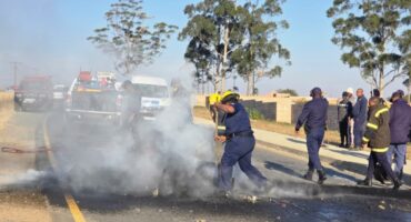 Lion park community out in full force blockading each and every entrance to block Eskom from the major electricity disconnection drive in the area .