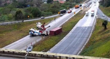 Duma orders crackdown on abnormal trucks amid road conditions