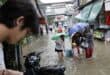Bangkok floods force thousands into shelters