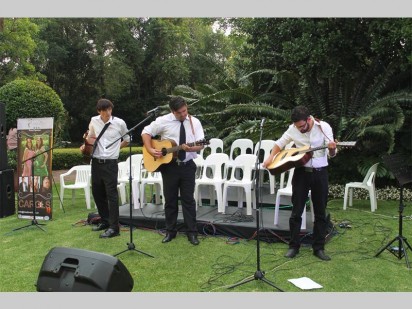 Live music created an atmosphere of early Christmas cheer.