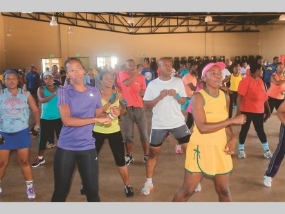 About 400 members of the South African Police Service participated in a provincial Mass Aerobics Marathon.
