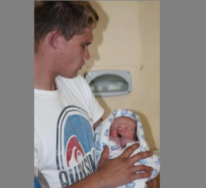 Pa Ivan Cass (19) en baba Jayden Lourens van Niekerk.