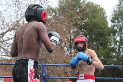 Mpho Maleka and Kobus Fourie getting warmed up in the ring in the Amateur's Bouts category.