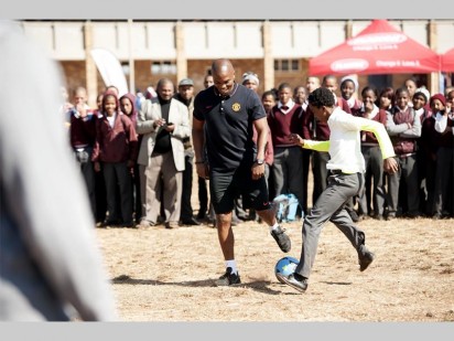 Quinton Fortune showing off his soccer skills.