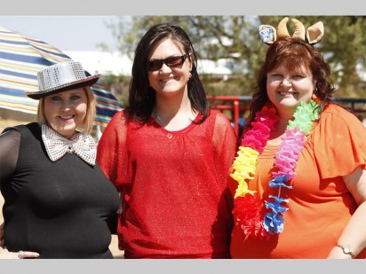 Warrant Officer Lilli Grobbelaar and Cindy Spies (Tarlton SAPS) and Elisma Claassen (WRAPD) having fun on Casual Day.