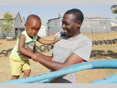 If the community continues to lend a helping hand many families in the neighbourhood soon will be able to spend some quality time in the park. Here is two-year-old Boikhutso and his uncle Collen Ratlhotshe.