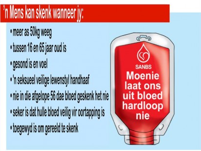 Janine Viljoen, news-redakteur geniet 'n soetigheid terwyl sy regmaak om haar eenheid bloed te skenk.