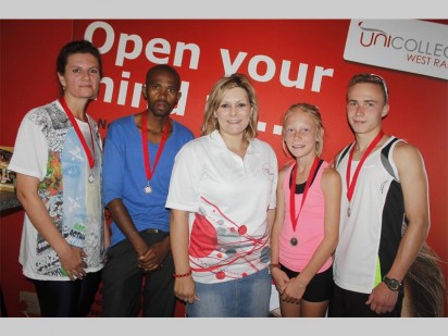 The winners of the 5km fun run is seen here with Jackie Loots (centre) the General Manager of UniCollege. From the left is Andrea Bosman, Bakholise Gaye, Johanné Meyer and Johnathan Rufus.