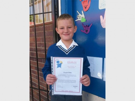 Dewalt Botha het sy prys by sy skool, St Vincent School of the Deaf, ontvang.