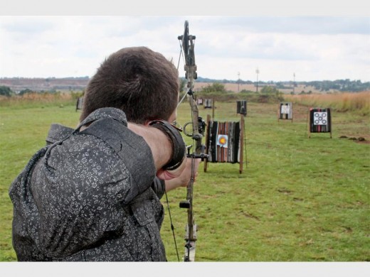 Jacobus Myburgh, News journalist also was given the opportunity to try out target archery after a quick session on how to get started.