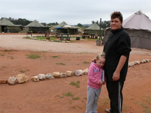 Denise Harrington en haar dogtertjie Natalie.