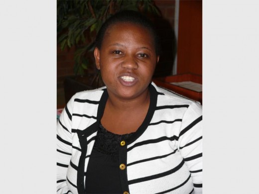Mophefo Kekana, 30, sê sy is al so moeg vir al die protesaksies, dat sy nie eers meer saans na werk na die televisie nuus wil kyk nie. "Die standbeelde moet bly, want ons kinders moet van hulle leer. Dit is hartseer om te hoor dat daar mense is wat voel dat dit nie deel van ons geskiedenis is nie en verwyder behoort te word en dit maak my kwaad; dit is ons almal se geskiedenis."
