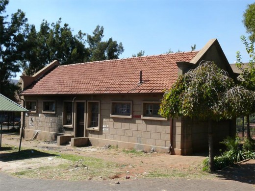 The dilapidated public toilet facility next to the Krugersdorp Library.