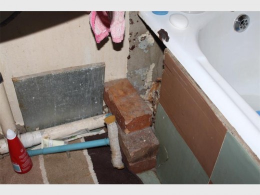 Hierdie gat is oopgelos nadat daar drie jaar gelede aan dit gewerk is.