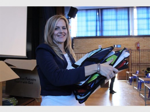 Elize Pienaar, African Bank Regional Manager enjoyed giving back to the community.