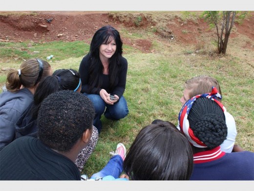 Deidré Pretorius, fundraiser for Girls and Boys Town, and the children of the organisation participated in the 4x4 day at Hobby Park in Noordheuwel.