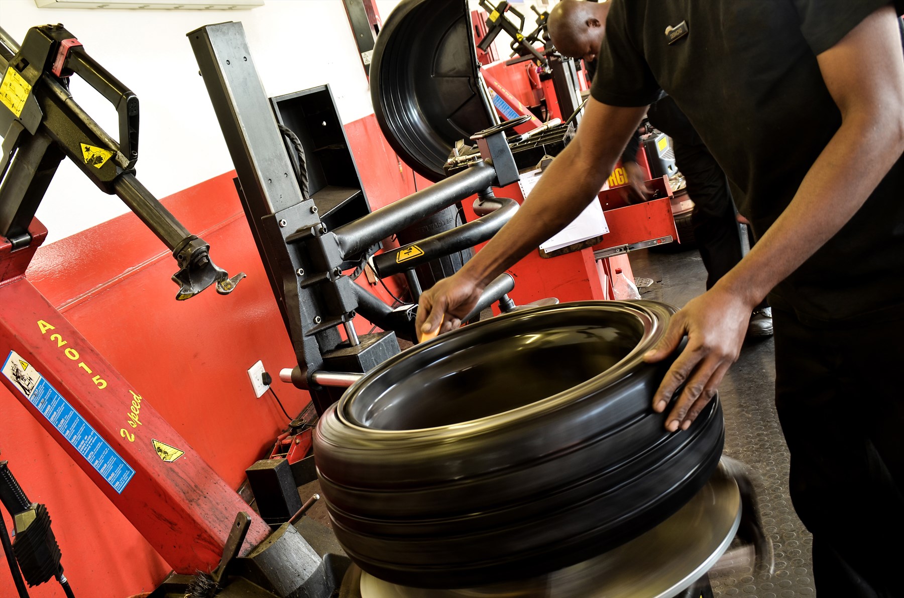 duncan-the-dunlop-tyre-guy