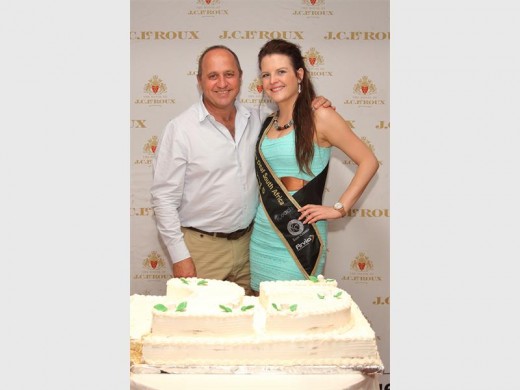 MD Kosie Pansegrouw and Miss Deaf SA, Janie Erasmus before cutting the cake.