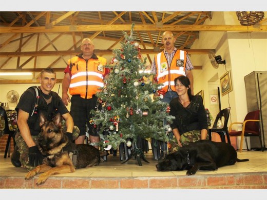 Jacques Bester with Frodo, Morné du Plessis, Coen Espach and Cherisse Murrell with Shadow.