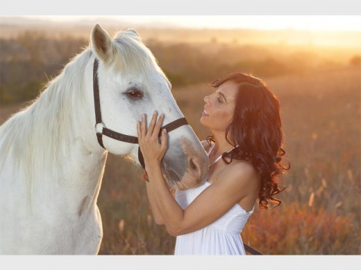 Juliette Whelpton, skrywer van die Helde met Hoewe reeks, fasiliteerder van perdondersteunende terapie by Healing Hooves en lid van Herdenkingsrit 2015.