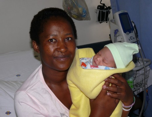 Proud mom Mokulubete Makhetha welcomed her bouncing baby boy Karabelo at 8.23am.