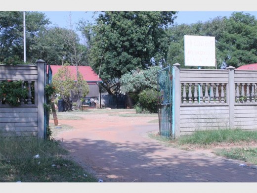 Die inwoners van hierdie tehuise sê hulle is die vergete bejaardes van die gemeenskap.