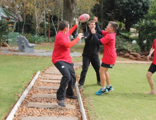 Rugbysterre spog met hulle talent in die tuin.